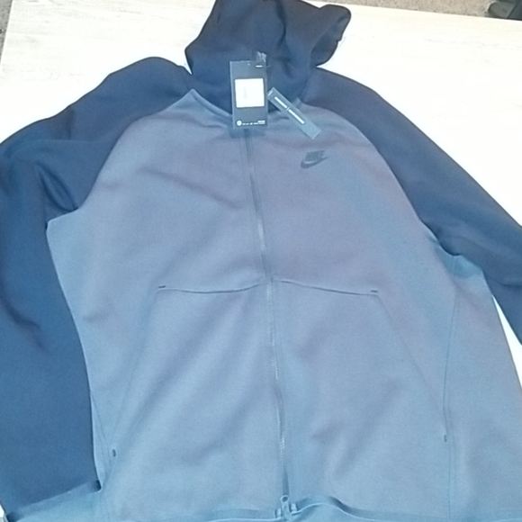 Nike tech fleece hoodie - Picture 1 of 3